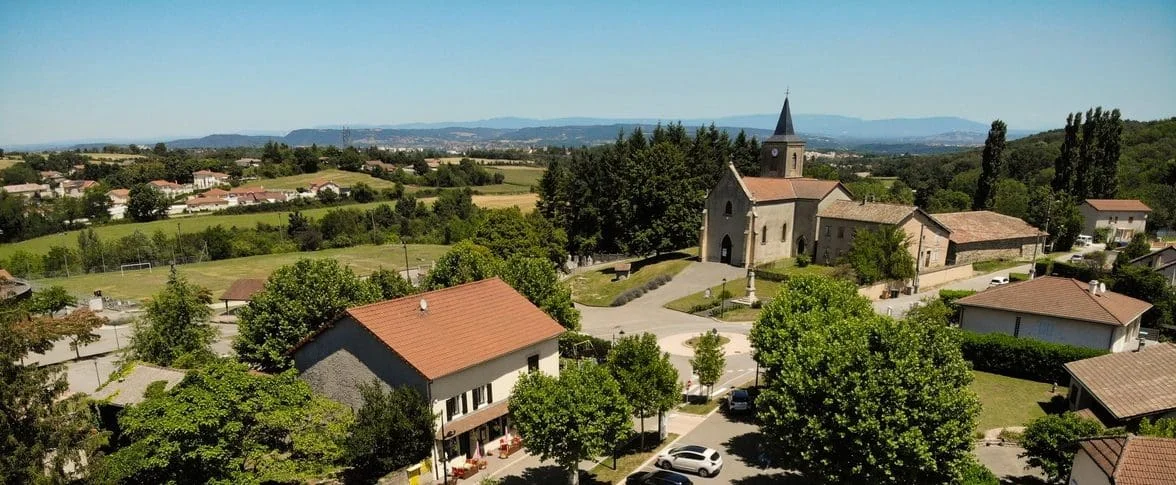 Vue aérienne du village de Bonnefamille